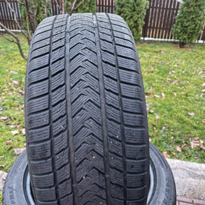 245/45 R18 Sportrak