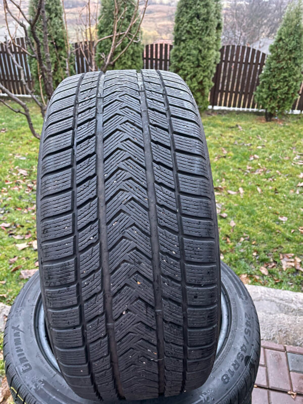 245/45 R18 Sportrak