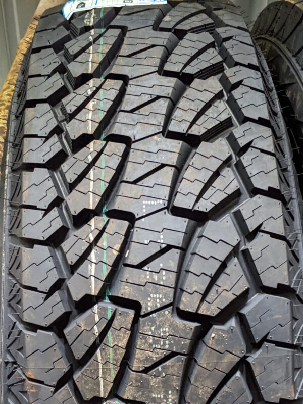265/65 R17 Sportrak - Image 3