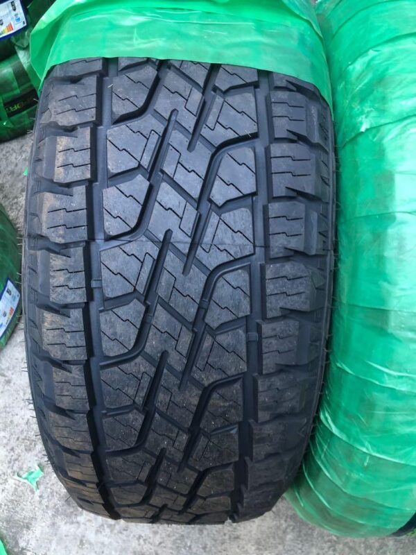 275/65 R18 Sportrak